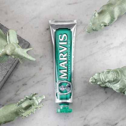 Marvis Classic Strong Mint Toothpaste, 85 ml, Sensational Flavoured Toothpaste for a Long-Lasting Freshness