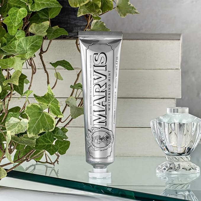 Marvis Whitening Mint Toothpaste, 1 x 85 ml Promotes Natural Whitening & Healthy Gums, Helps Remove Plaque, Prevents Tooth Decay, Lasting Freshness, Clinically Tested